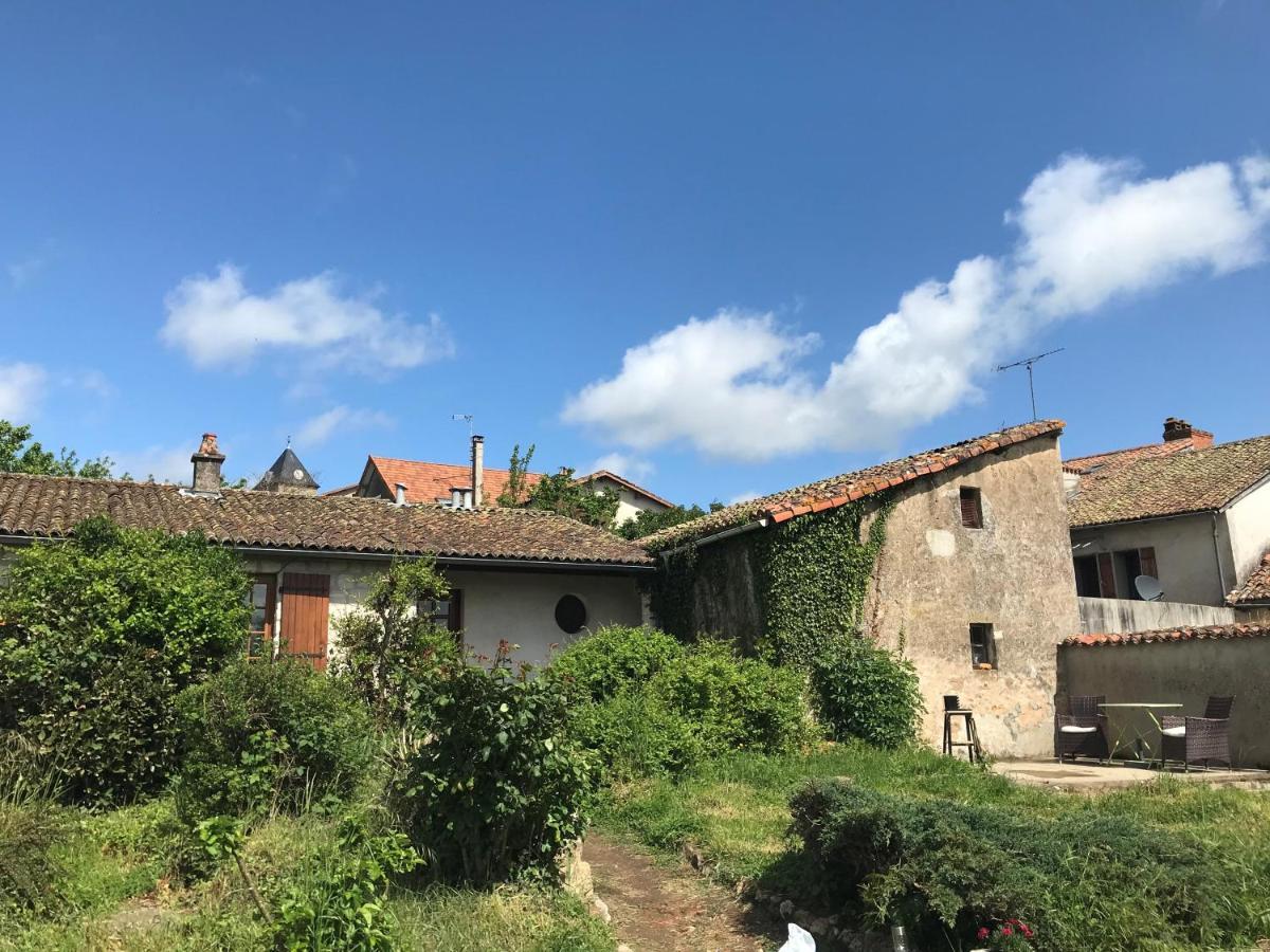 May'S Cottage Availles-Limouzine Екстер'єр фото