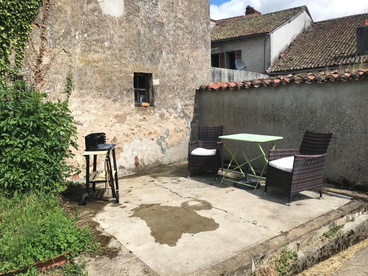 May'S Cottage Availles-Limouzine Екстер'єр фото