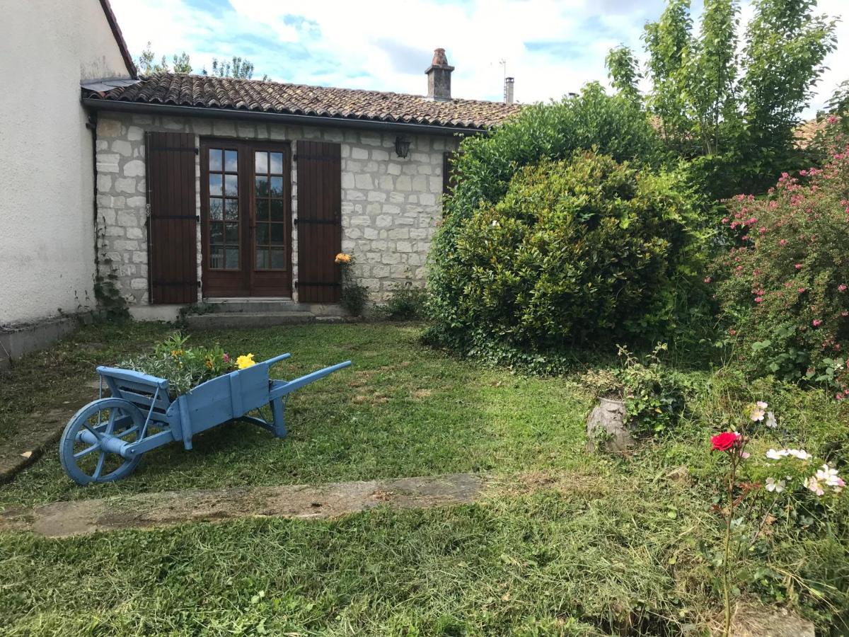 May'S Cottage Availles-Limouzine Екстер'єр фото